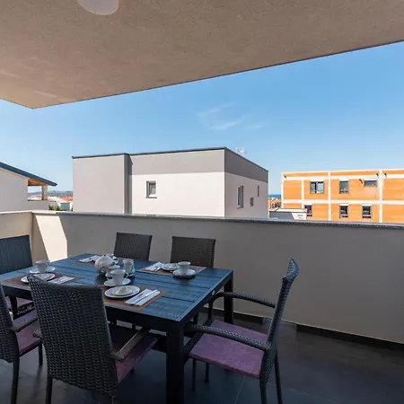 2 Bedroom Amazing In דירה פובליאנה