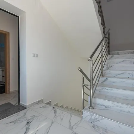 2 Bedroom Amazing In *