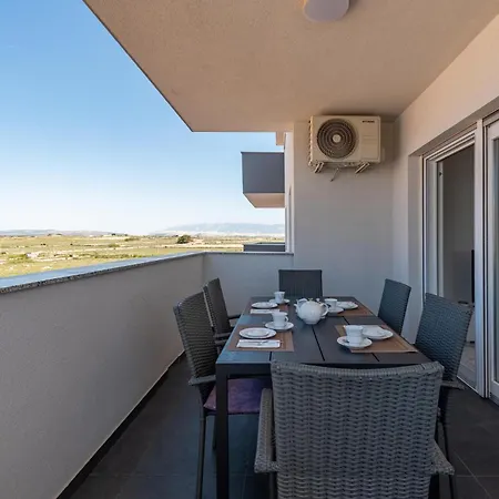 2 Bedroom Amazing In *
