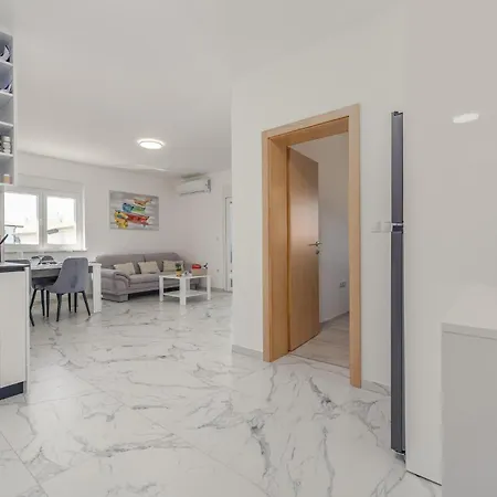 2 Bedroom Amazing In * Povljana